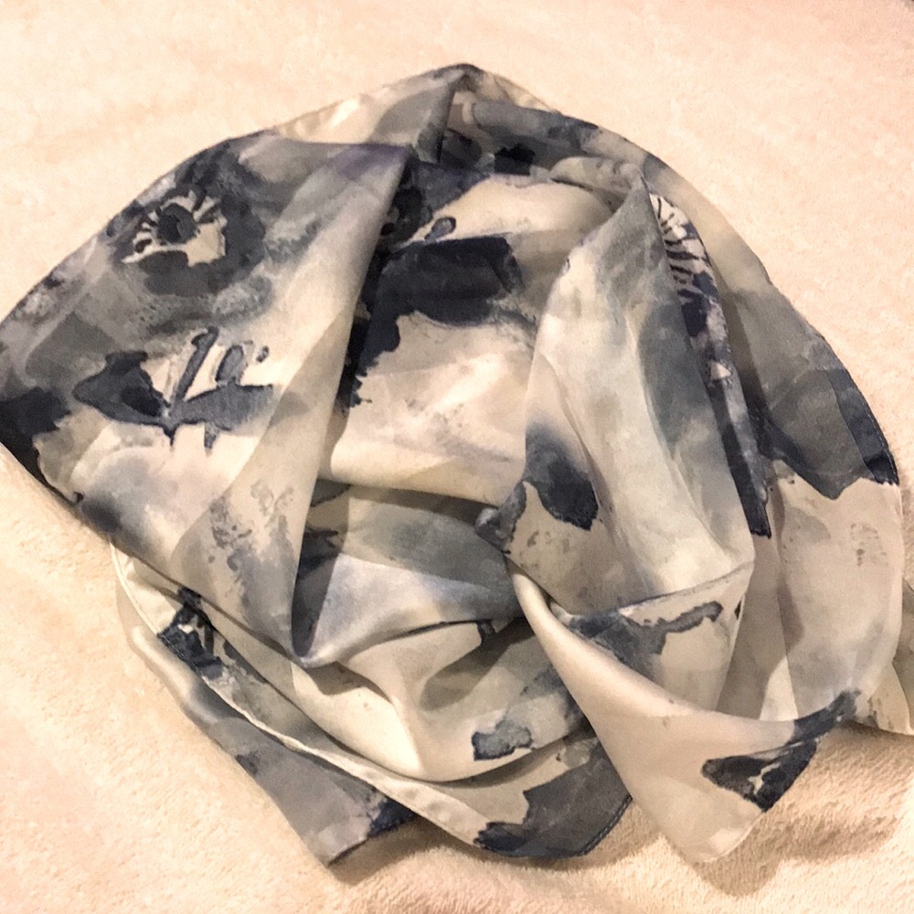 Elegant Blue and White Women's Scarf